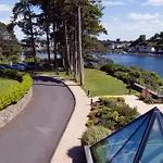 The Lakeside & Leisure Centre 4*
