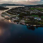 The Lakeside & Leisure Centre 4*