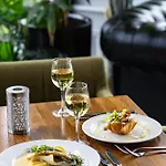 The Lakeside & Leisure Centre Hotel Killaloe