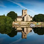The Lakeside & Leisure Centre Hotel Killaloe