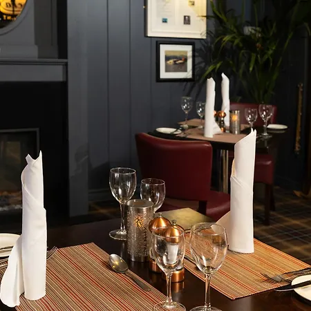 The Lakeside & Leisure Centre 4*