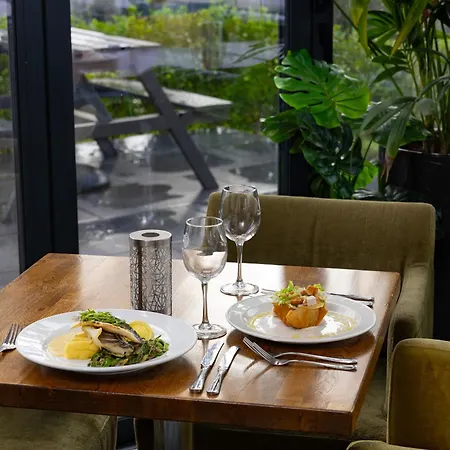 The Lakeside Hotel&leisure Centre 4* Killaloe