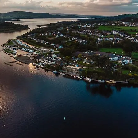 The Lakeside Hotel&leisure Centre 4*