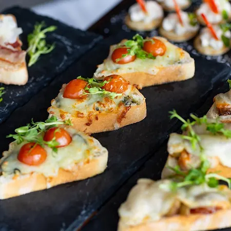 The Lakeside & Leisure Centre