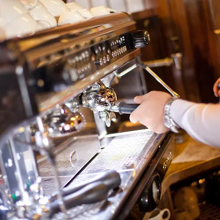 Hotel The Lakeside & Leisure Centre Killaloe