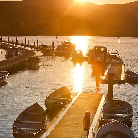 Szálloda The Lakeside & Leisure Centre 4*