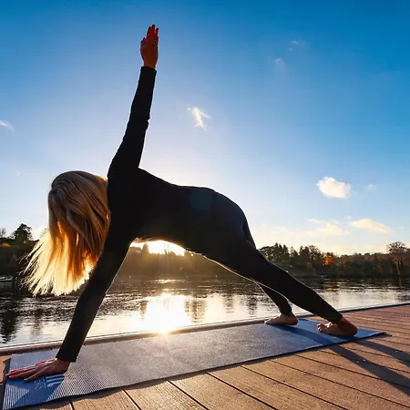 The Lakeside Hotel&leisure Centre 4* Killaloe