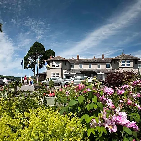 The Lakeside & Leisure Centre 4*