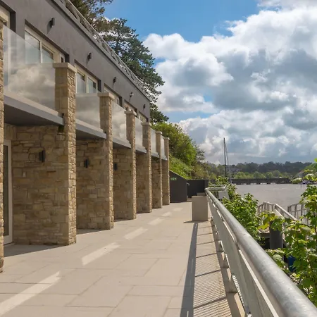Hotel The Lakeside & Leisure Centre 4*