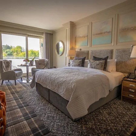 The Lakeside & Leisure Centre Hotel 4*