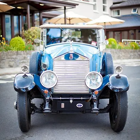 The Lakeside & Leisure Centre Szálloda