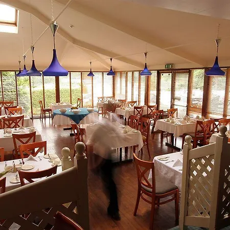 The Lakeside Hotel&leisure Centre 4* Killaloe