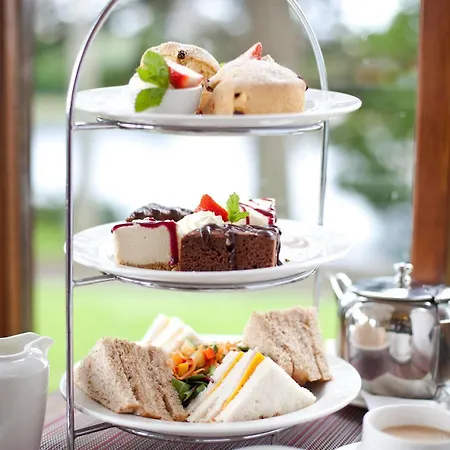 The Lakeside Hotel&leisure Centre 4*