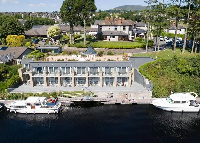 Hotel The Lakeside & Leisure Centre 4*