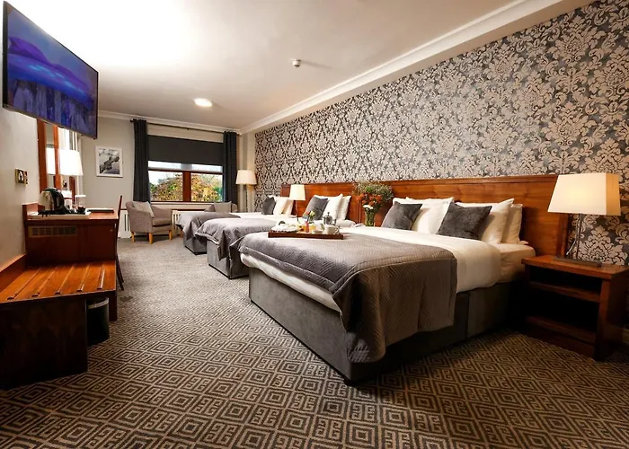 The Lakeside & Leisure Centre Hotel Killaloe