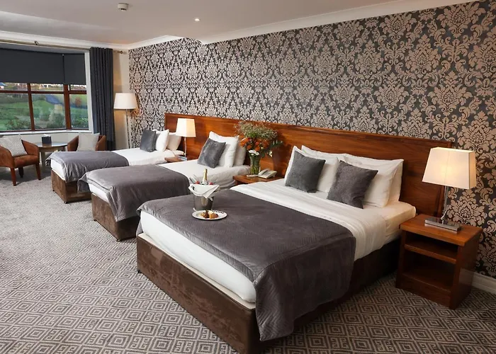 The Lakeside & Leisure Centre