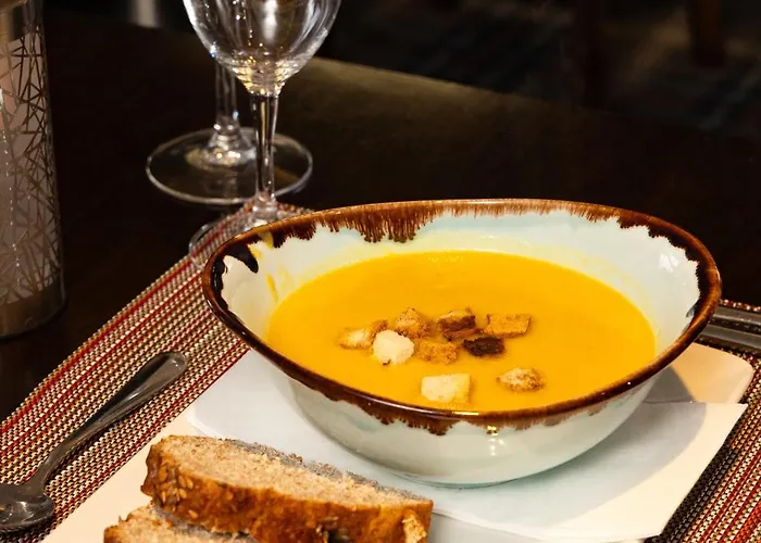 The Lakeside & Leisure Centre Hotel