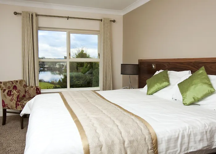 The Lakeside & Leisure Centre 4*