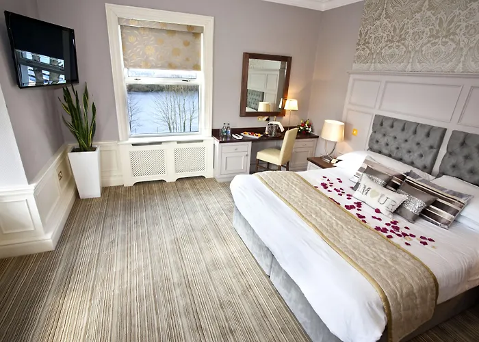 The Lakeside & Leisure Centre Hotel 4*