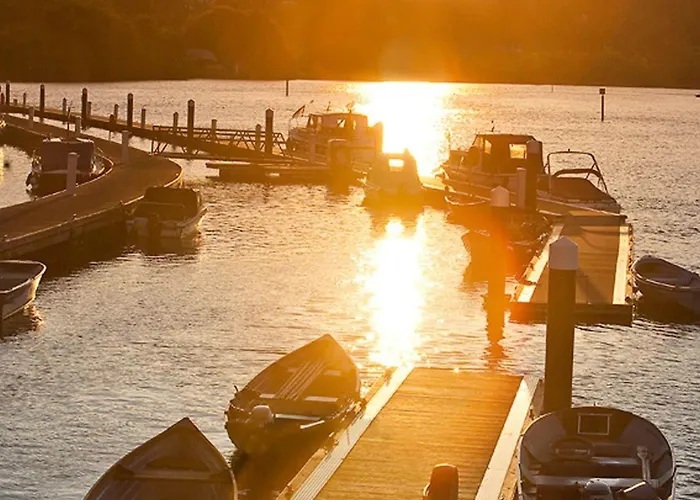 酒店 湖畔酒店及休闲中心 4*