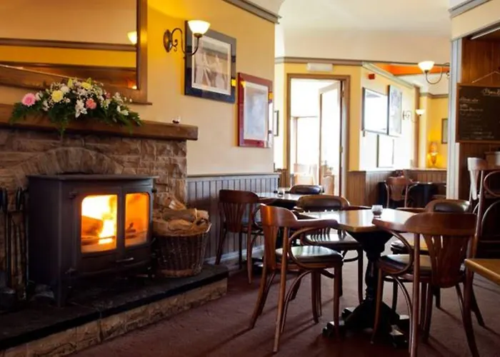 The Lakeside & Leisure Centre