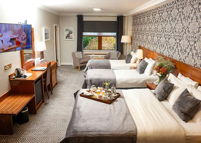 The Lakeside & Leisure Centre 호텔