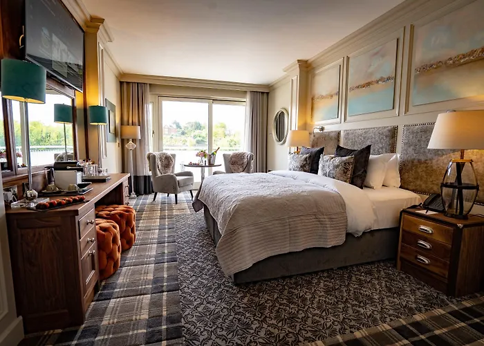 Hotel The Lakeside & Leisure Centre 4*