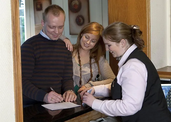 湖畔酒店及休闲中心 酒店 4*