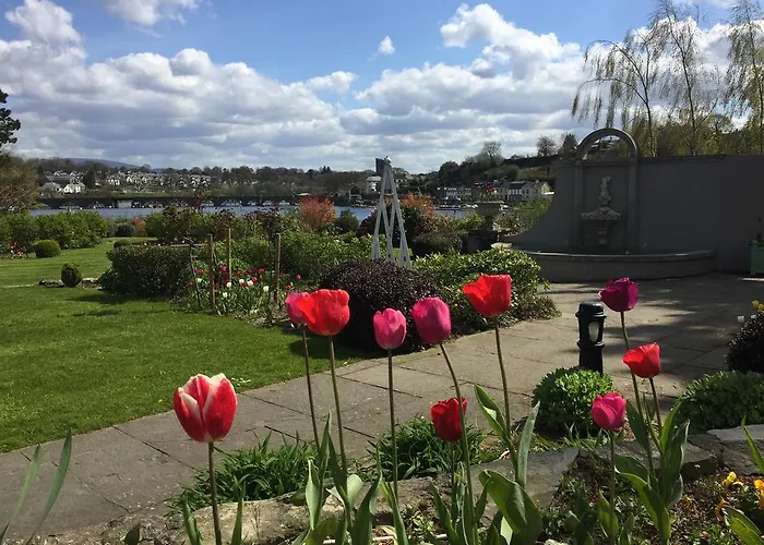 Hotel The Lakeside & Leisure Centre Killaloe