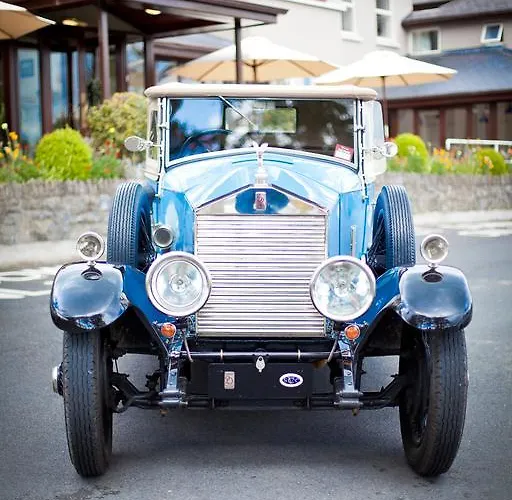 The Lakeside & Leisure Centre Hotel